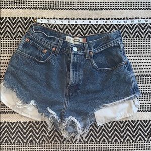 Vintage high wasted Levi’s jeans Shorts 569